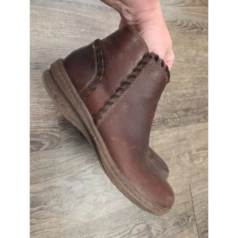 Comfortiva Align Bootie Zip Leather Weather Proof Ankle Boots Size 7.5M Brown